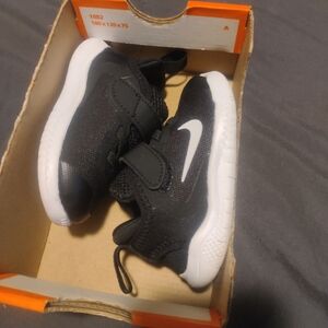 Nike sneakers size 5c